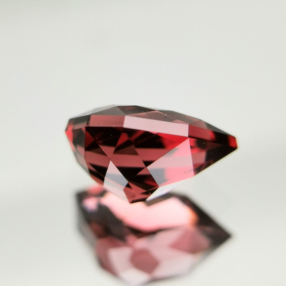 Reddish Orange Spinel 0.636ct / Burma
