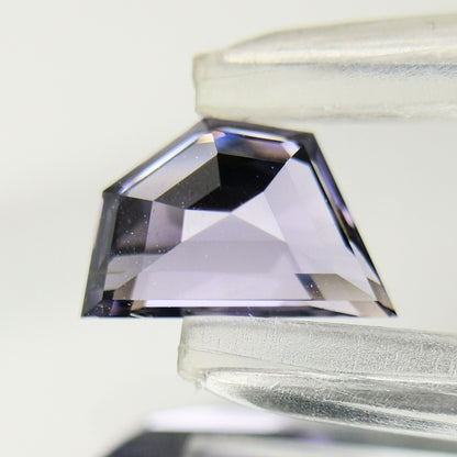 Violet Spinel 0.872ct / Madagascar