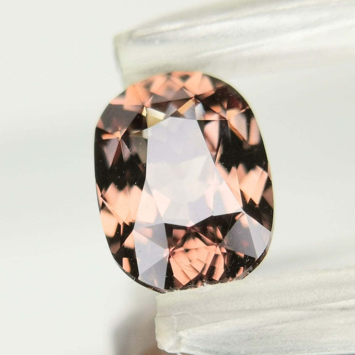 【Trial】Color Change Garnet 1.197ct / Tanzania