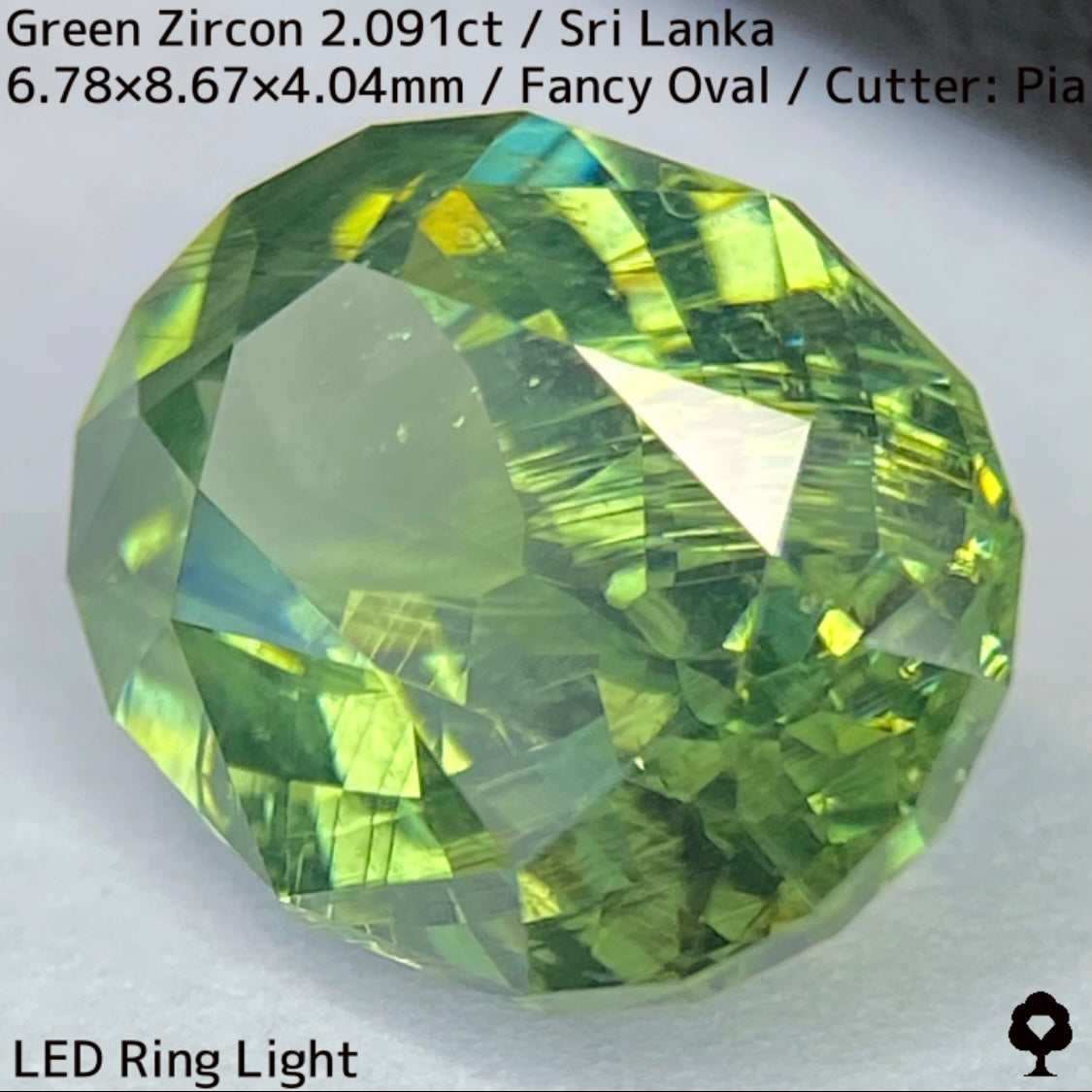 Green Zircon 2.091ct / Sri Lanka