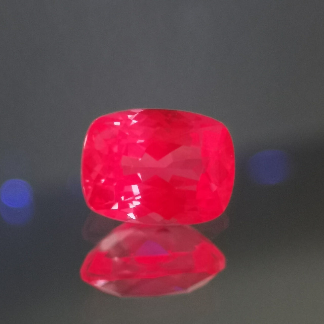 【Trial】“Pinkish Purple” Un-Heat Sapphire 0.384ct / Sri Lanka