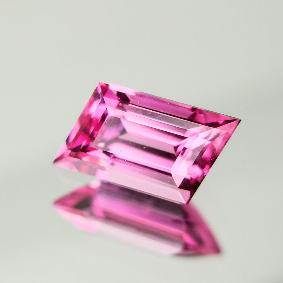 Neon Pink Spinel 0.449ct / Tanzania