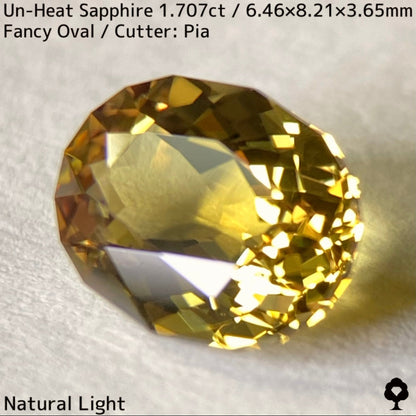 1.707ct unheated sapphire from Madagascar ★ The subtle greenish gold gives it a chic and gorgeous sparkle