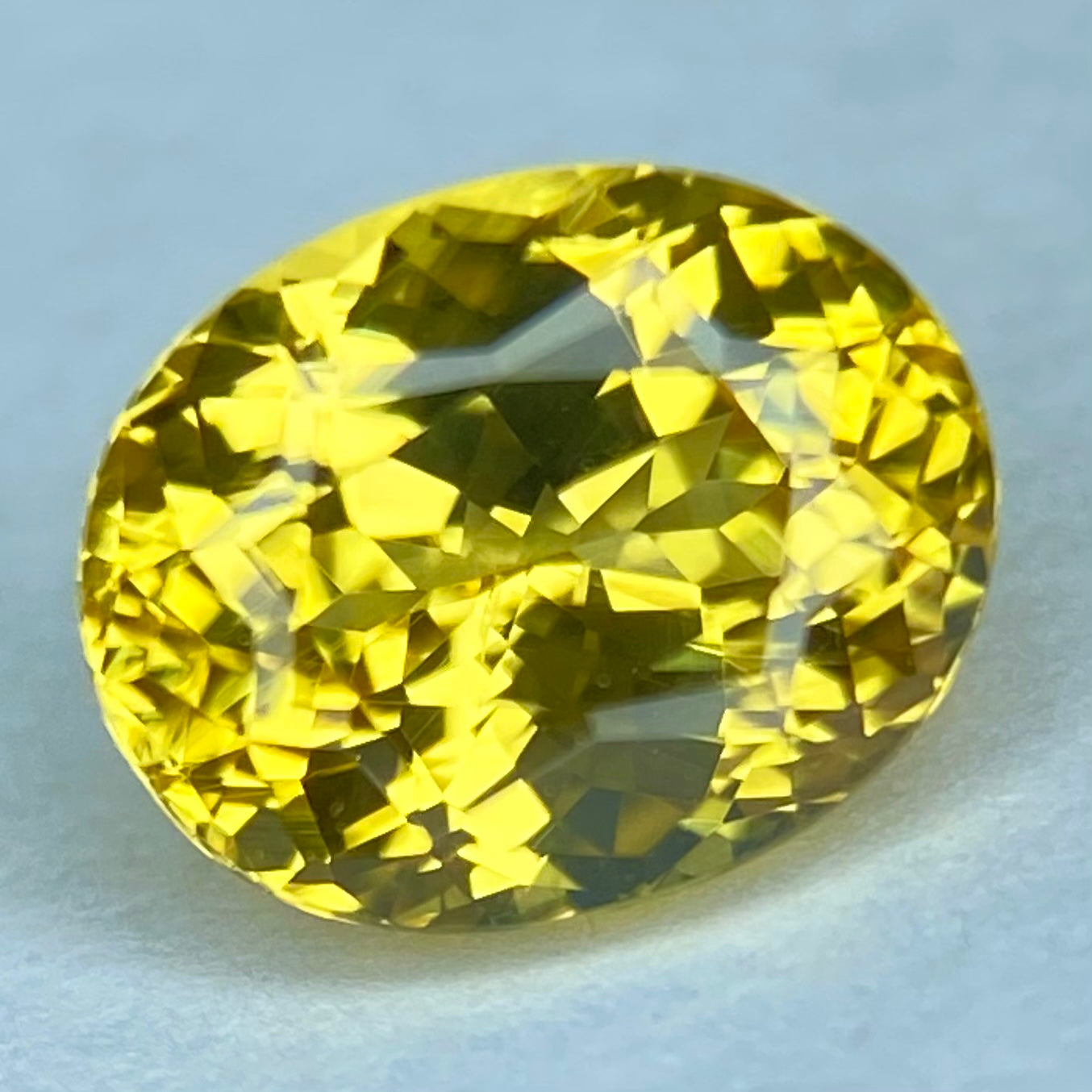 Un-Heat Yellow Sapphire 1.080ct / Kanchanaburi