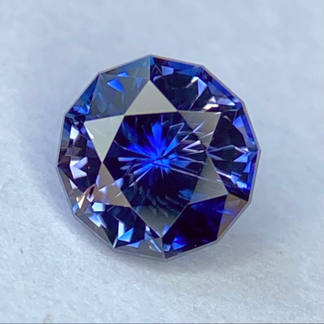 Un-Heat Color Change Sapphire 0.60ct / Vietnam