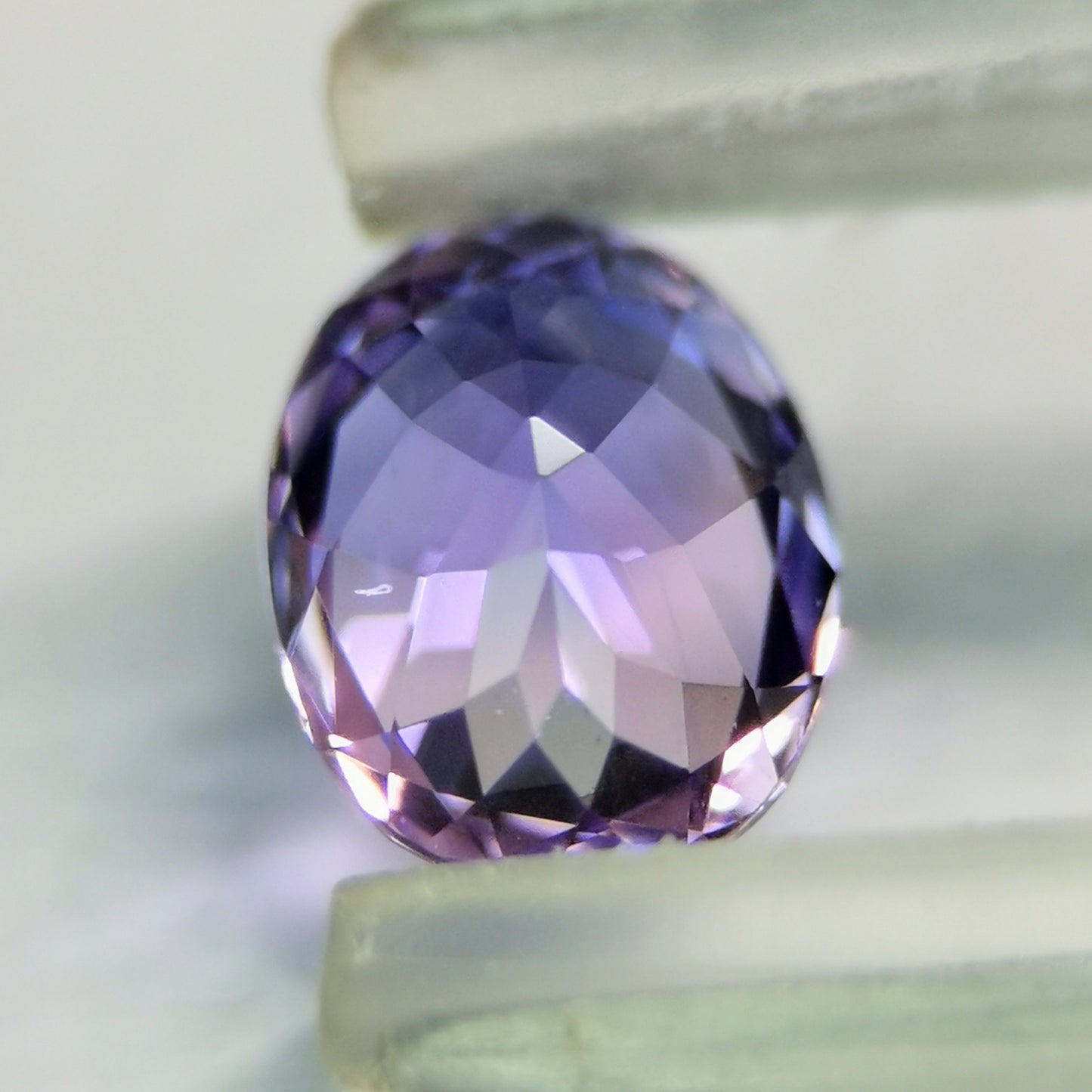 Pinkish Blue Sapphire 0.527ct / Vietnam