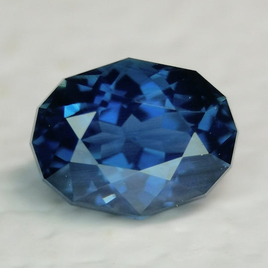 Silky Blue Sapphire 0.409ct / Vietnam