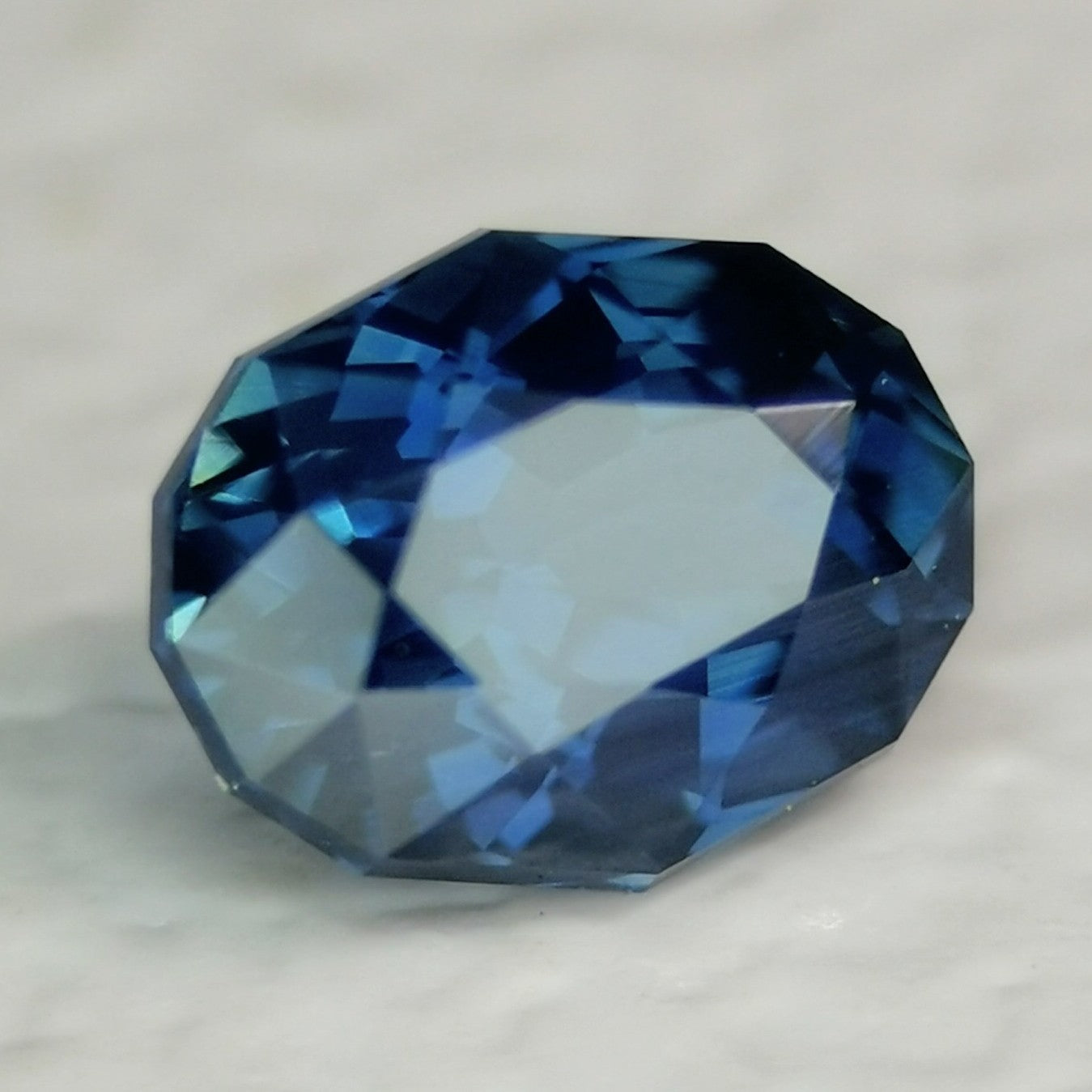 Silky Blue Sapphire 0.409ct / Vietnam