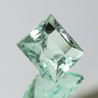 Green Beryl 0.88ct / Nigeria