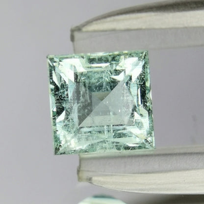 Green Beryl 0.88ct / Nigeria