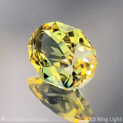 Greenish Yellow Sapphire 0.428ct / Vietnam