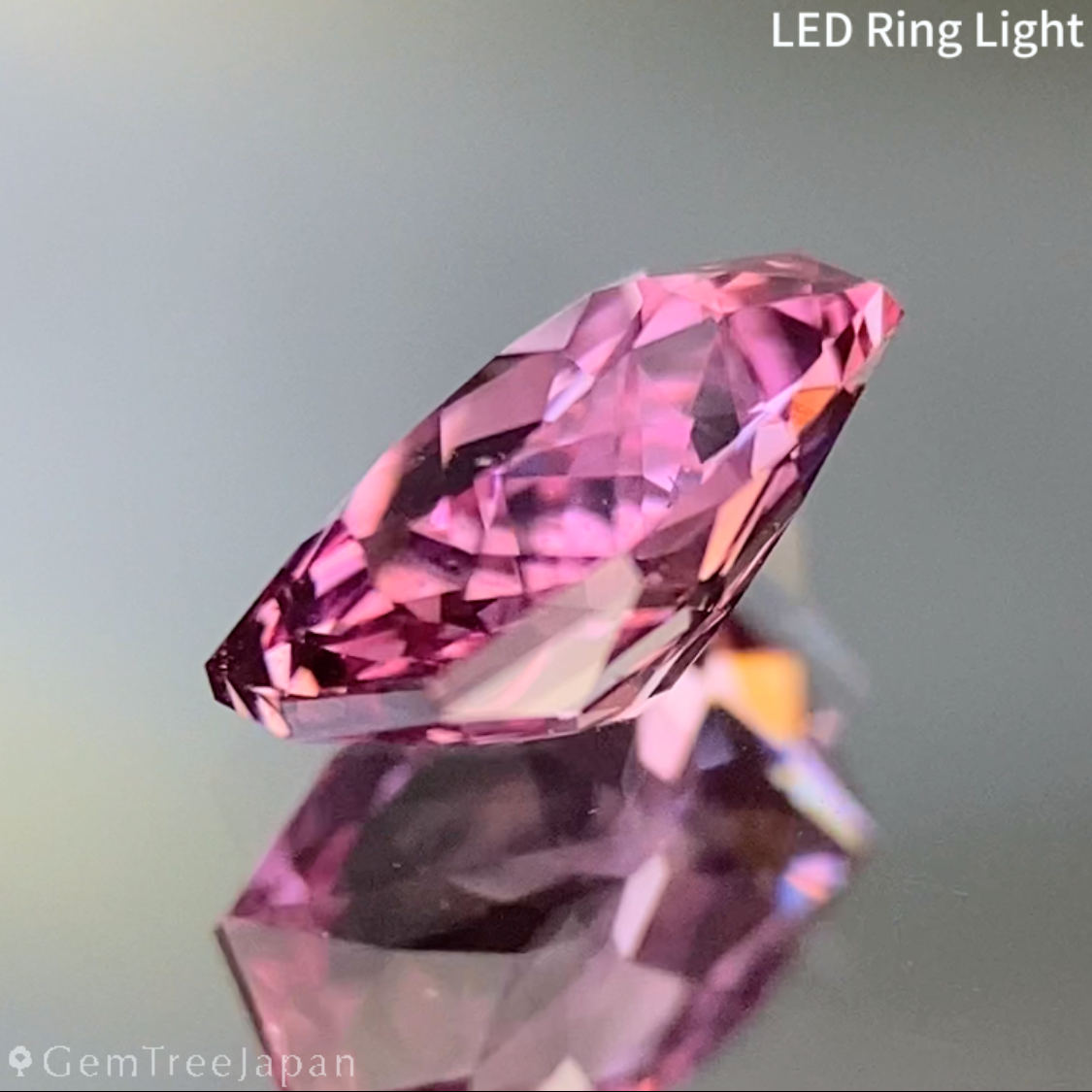 Un-Heat Padparadscha Sapphire 0.715ct / Sri Lanka