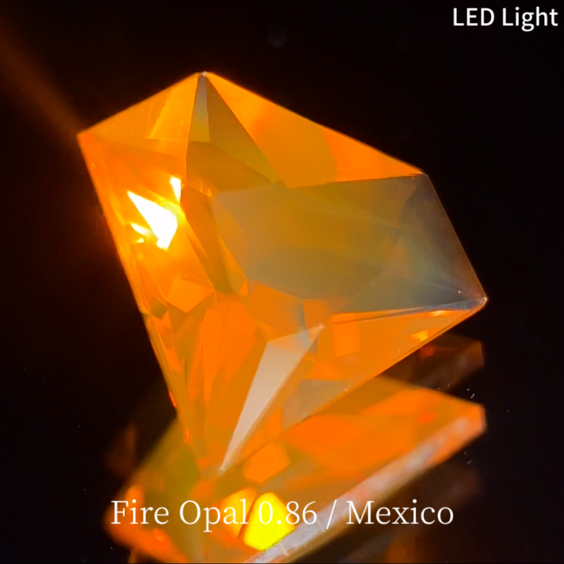 Fire Opal 0.86ct / Mexico