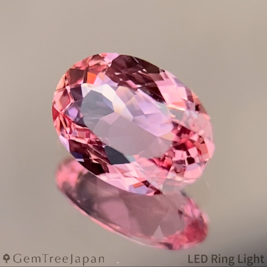 Padparadscha Sapphire 0.415ct / Sri Lanka