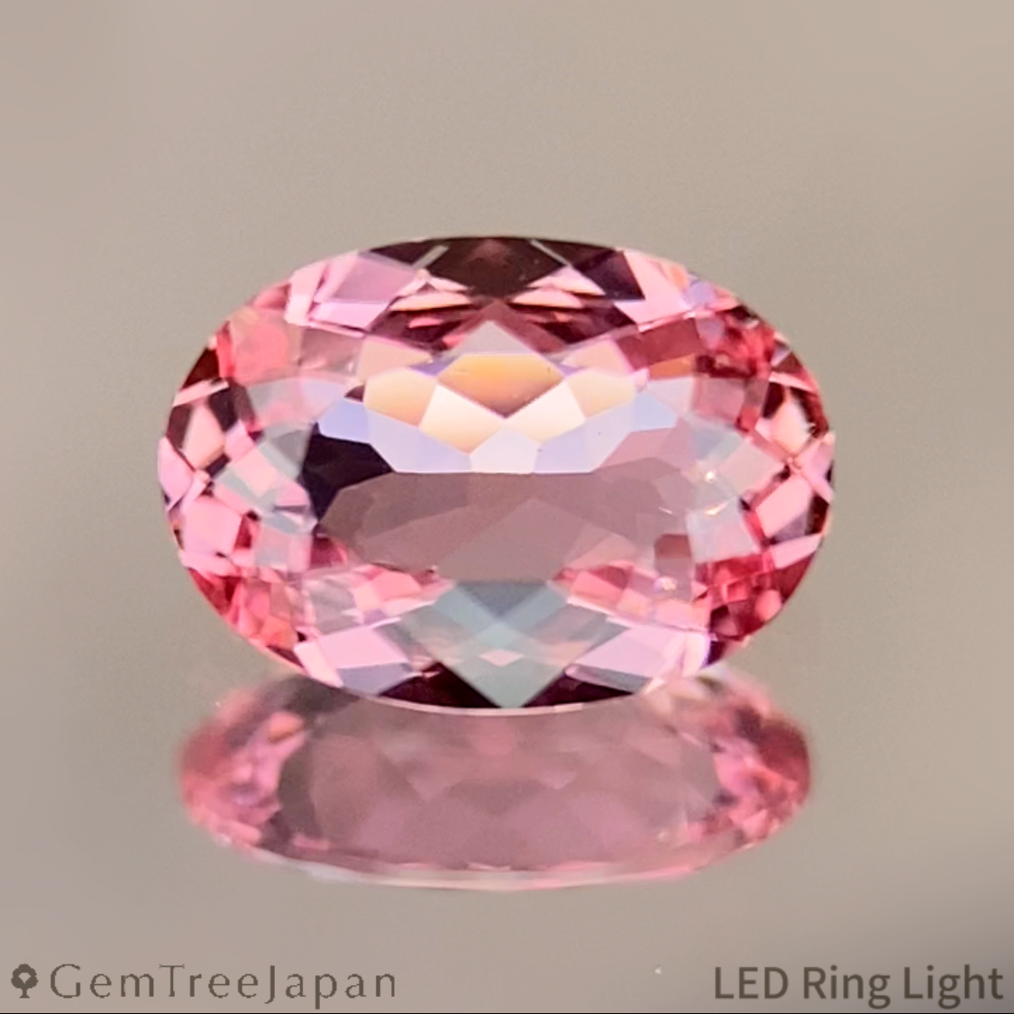 Padparadscha Sapphire 0.415ct / Sri Lanka