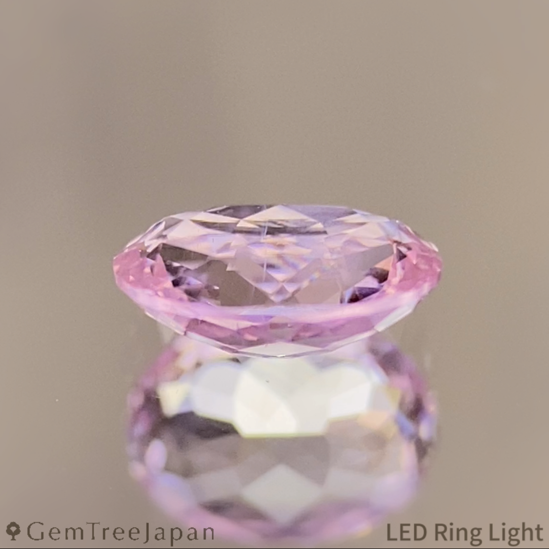 Un-Heat Padparadscha Sapphire 0.475ct / Sri Lanka