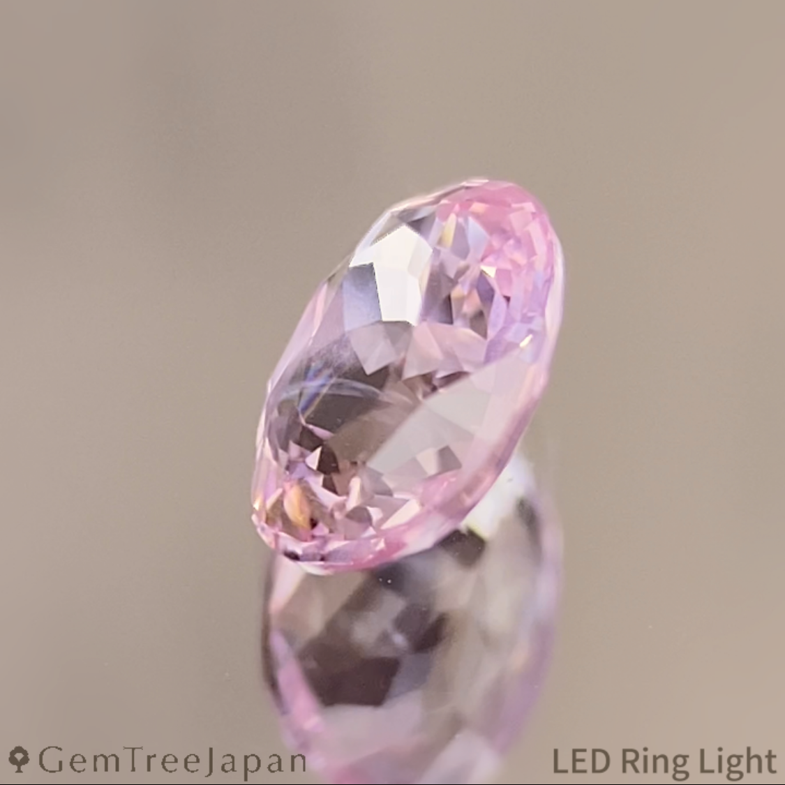 Un-Heat Padparadscha Sapphire 0.475ct / Sri Lanka