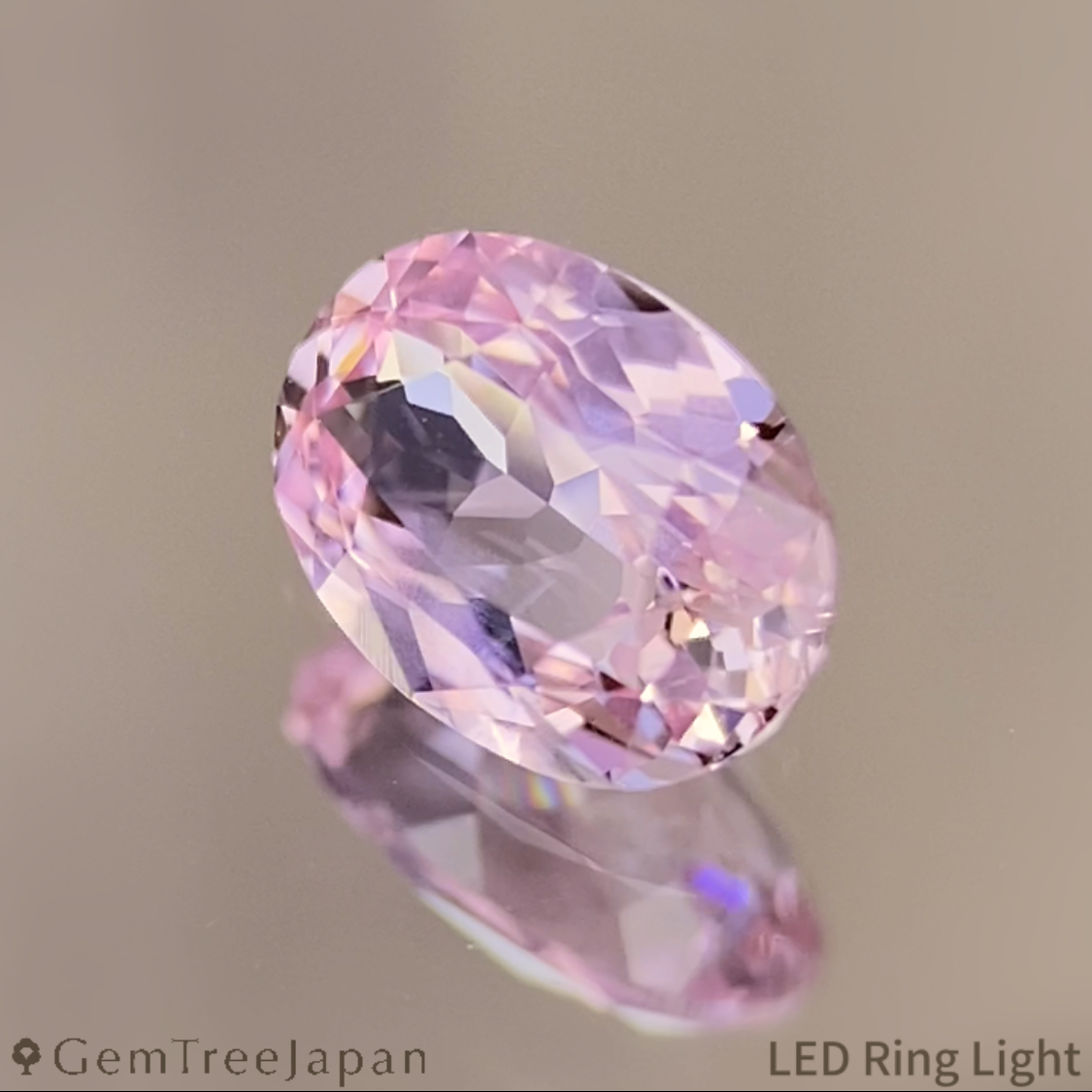 Un-Heat Padparadscha Sapphire 0.475ct / Sri Lanka