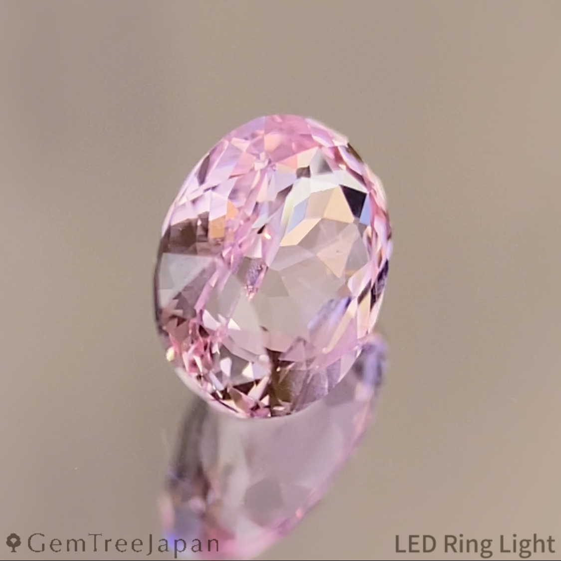 Un-Heat Padparadscha Sapphire 0.475ct / Sri Lanka