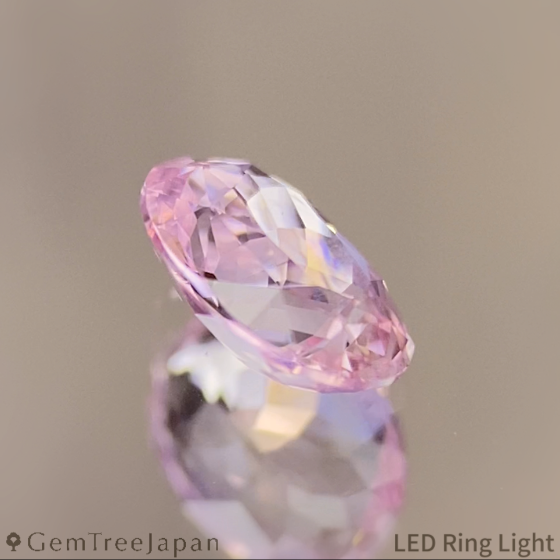 Un-Heat Padparadscha Sapphire 0.475ct / Sri Lanka