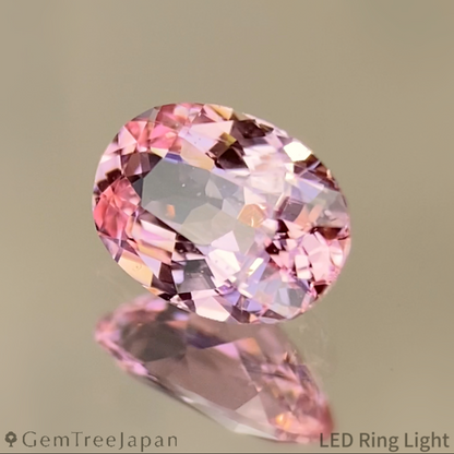 Padparadscha Sapphire 0.491ct / Sri Lanka