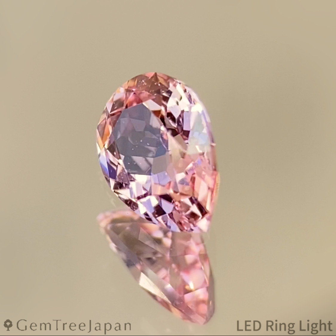 Padparadscha Sapphire 0.426ct / Sri Lanka