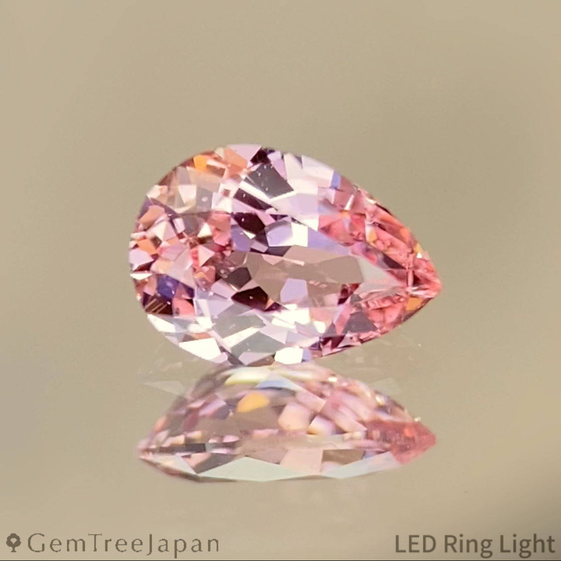 Padparadscha Sapphire 0.426ct / Sri Lanka