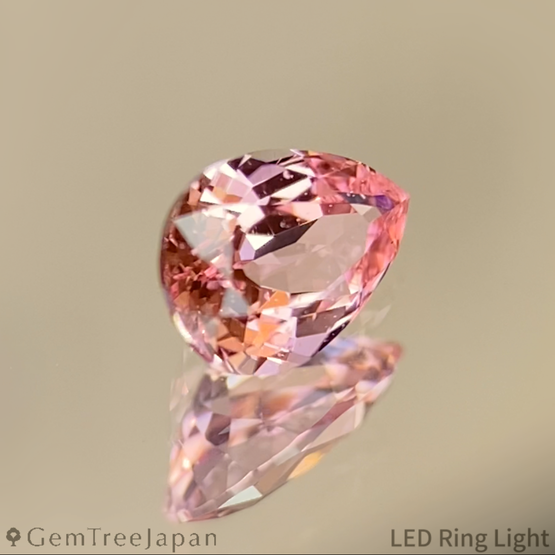 Padparadscha Sapphire 0.426ct / Sri Lanka