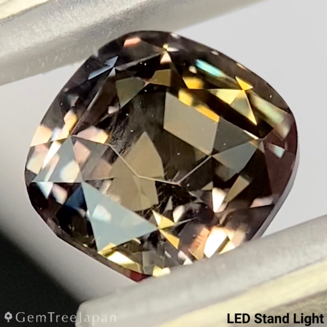 Un-Heat Color Change Sapphire 2.00ct / Tanzania