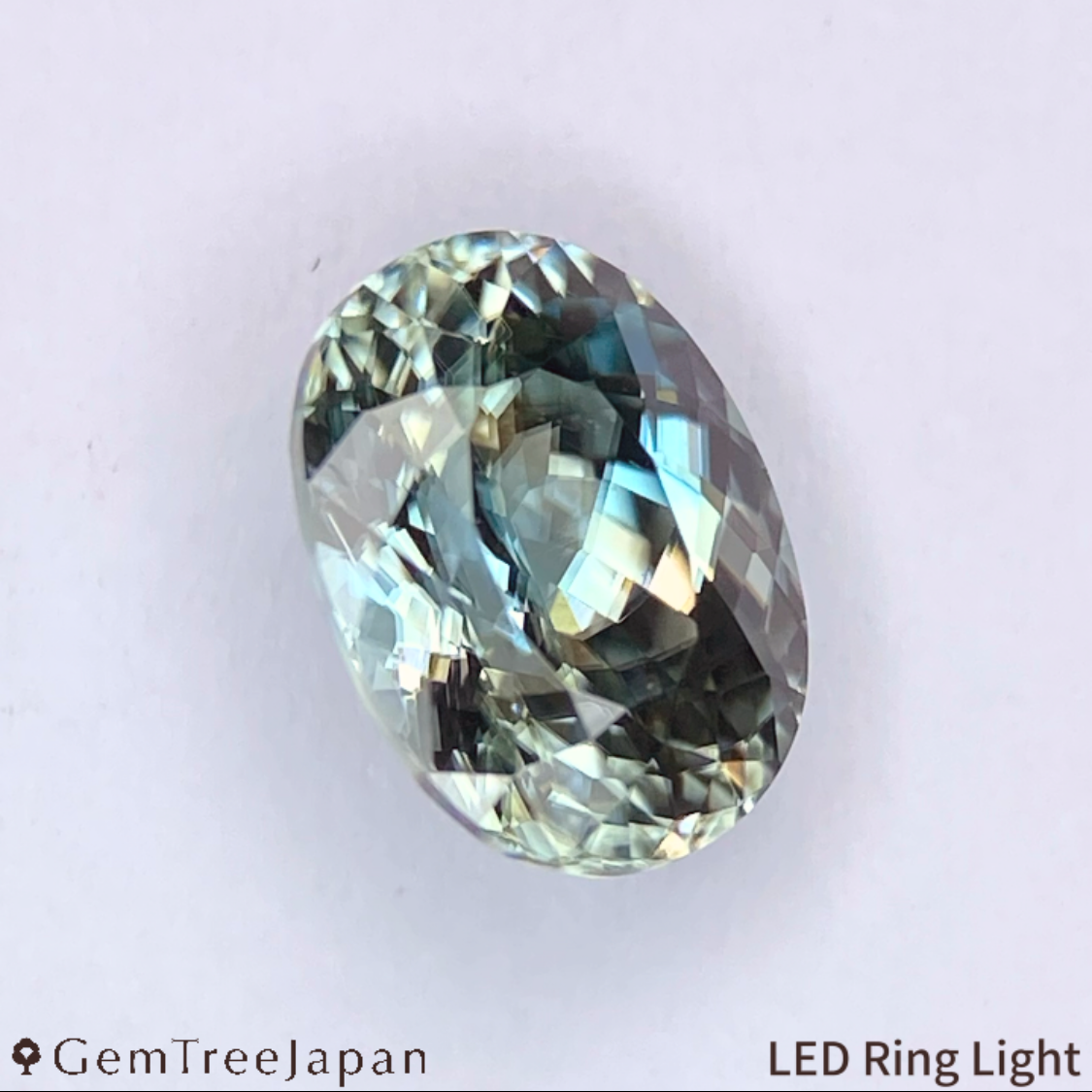 UV Tenebrescent Zircon 1.375ct / Cambodia
