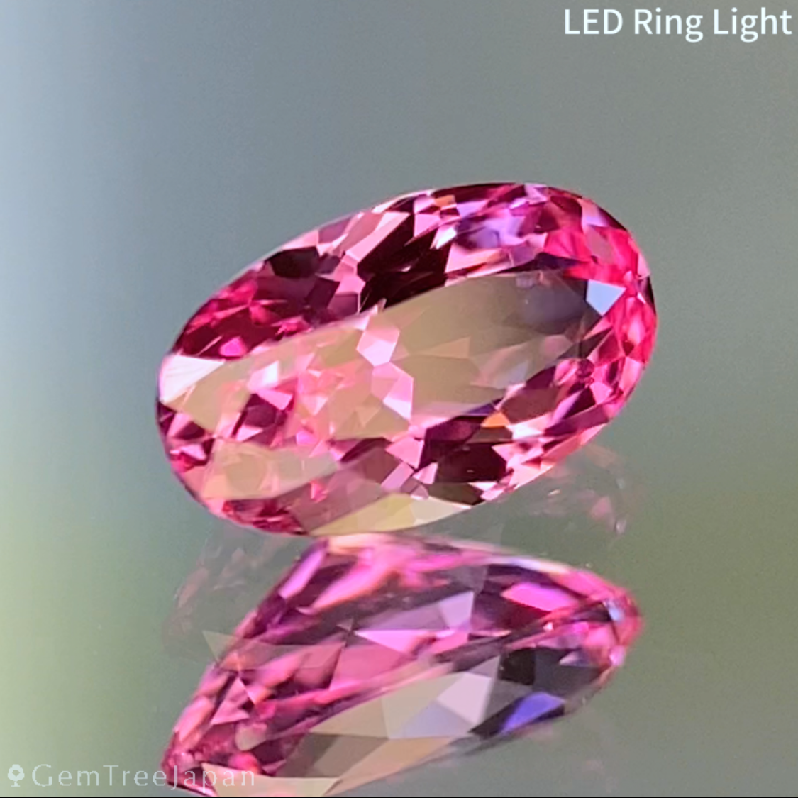 Un-Heat Padparadscha Sapphire 0.437ct / Sri Lanka