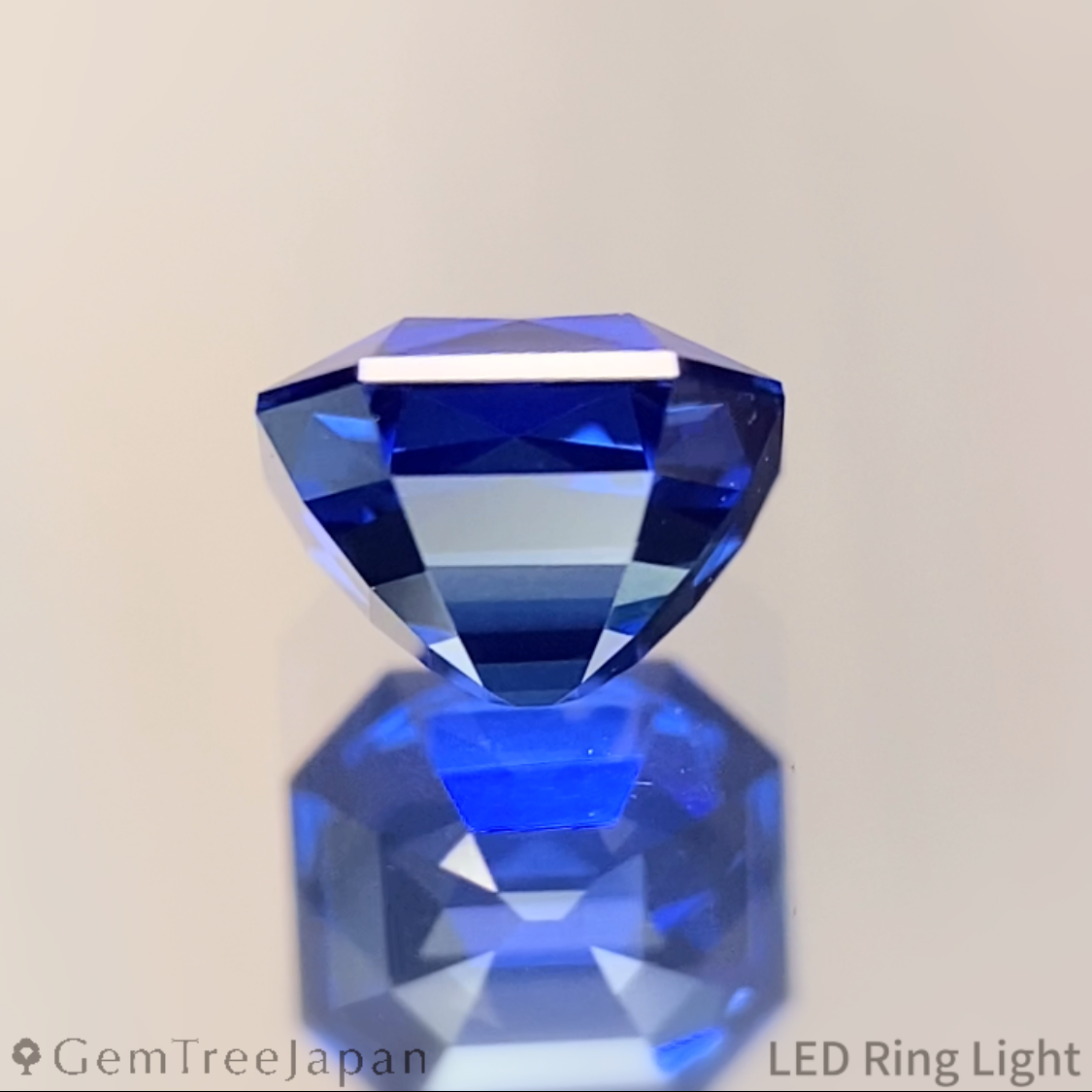 Royal Blue Sapphire 0.868ct / Sri Lanka