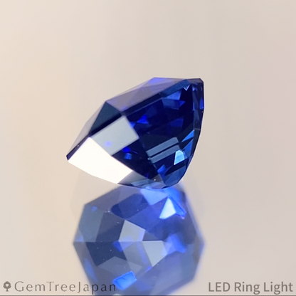 Royal Blue Sapphire 0.868ct / Sri Lanka