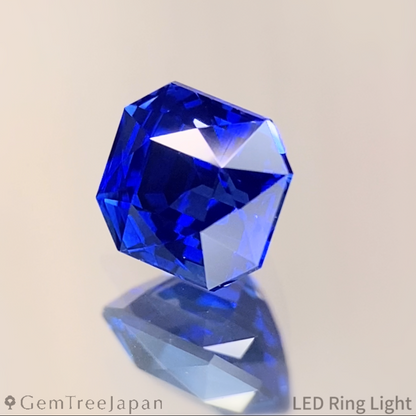Royal Blue Sapphire 0.868ct / Sri Lanka