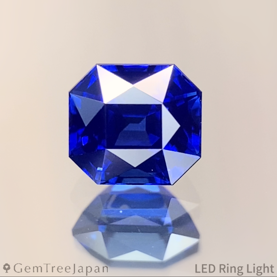 Royal Blue Sapphire 0.868ct / Sri Lanka