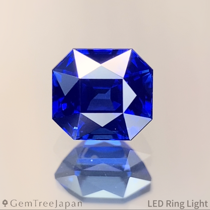 Royal Blue Sapphire 0.868ct / Sri Lanka