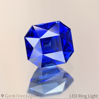 Royal Blue Sapphire 0.868ct / Sri Lanka