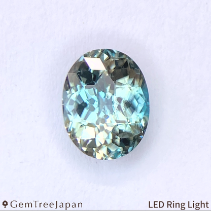 UV Tenebrescent Zircon 0.976ct / Cambodia