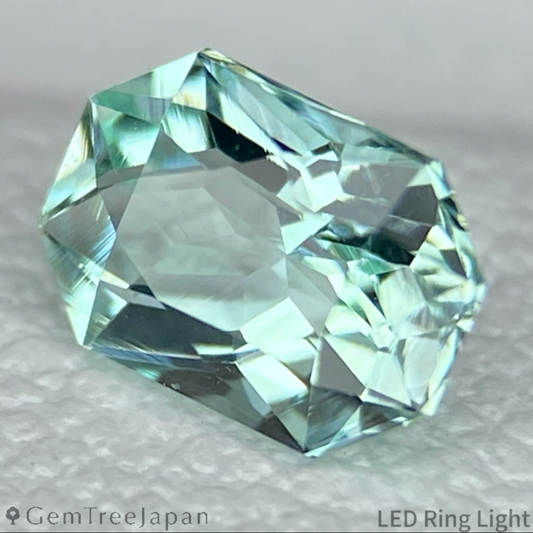 Green Beryl 0.453ct / Nigeria