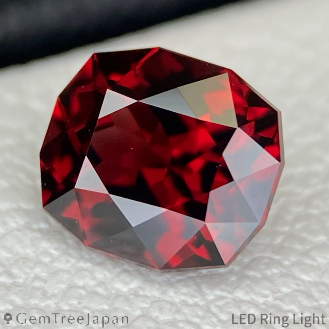 Rhodolite Garnet 0.987ct / Vietnam