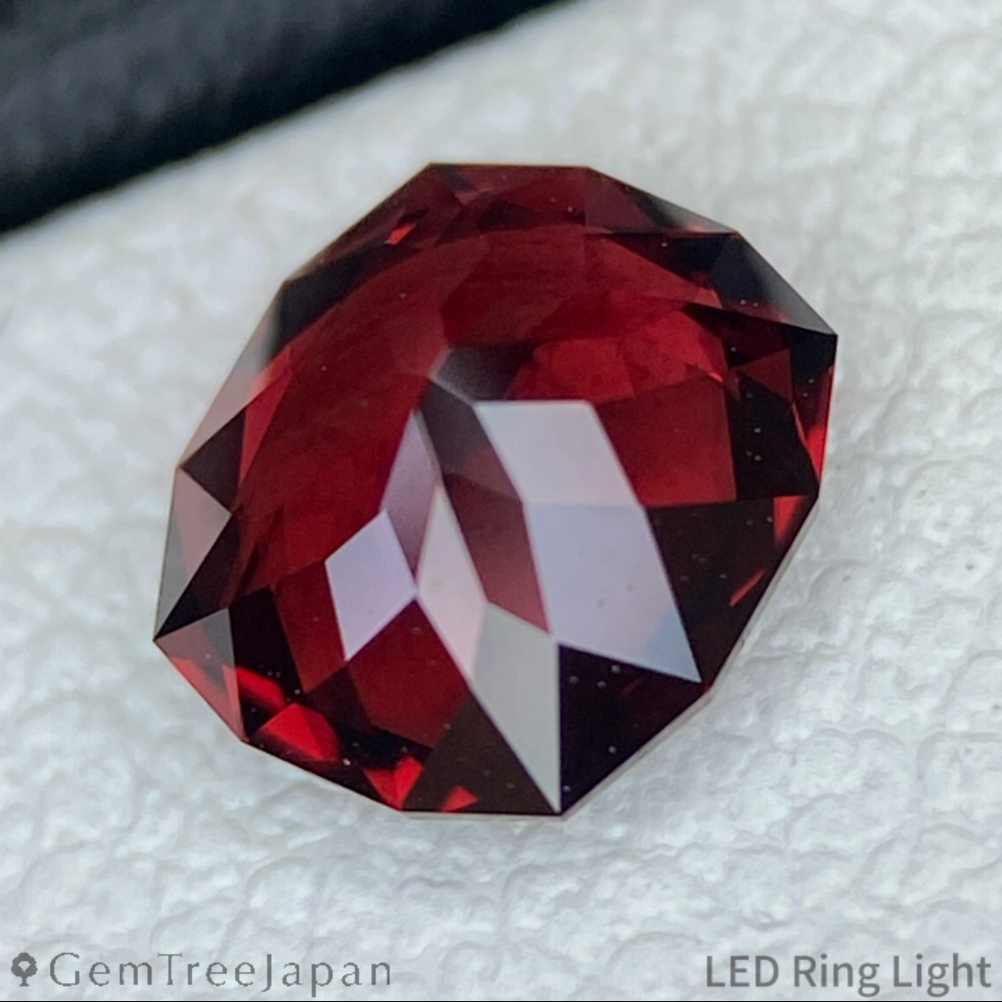 Rhodolite Garnet 0.987ct / Vietnam
