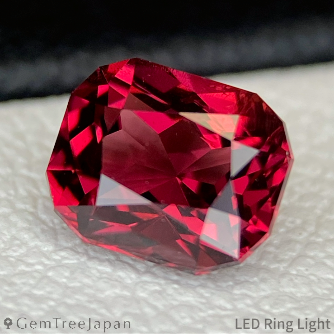 Rhodolite Garnet 0.980ct / Vietnam