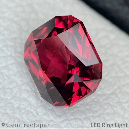 Rhodolite Garnet 0.980ct / Vietnam