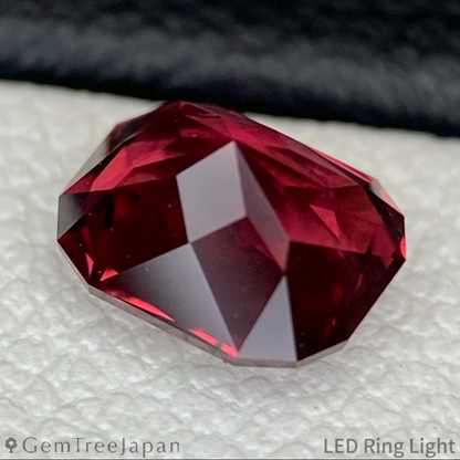 Rhodolite Garnet 0.980ct / Vietnam
