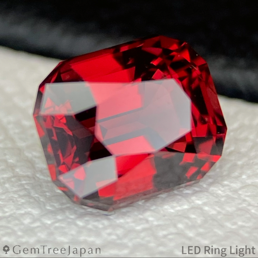Rhodolite Garnet 1.084ct / Vietnam