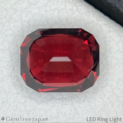 Rhodolite Garnet 1.084ct / Vietnam