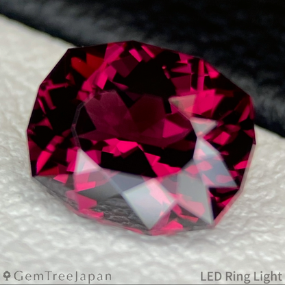 Rhodolite Garnet 1.157ct / Vietnam