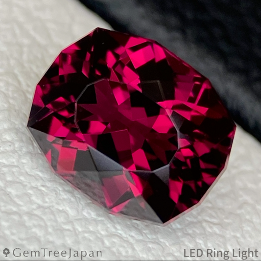 Rhodolite Garnet 1.157ct / Vietnam