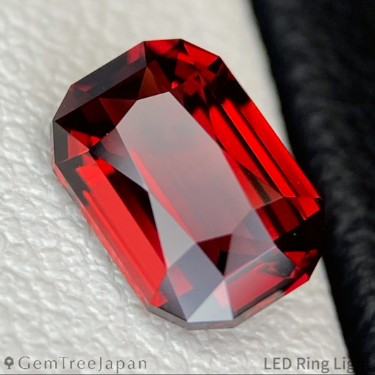 Rhodolite Garnet 1.37ct / Vietnam