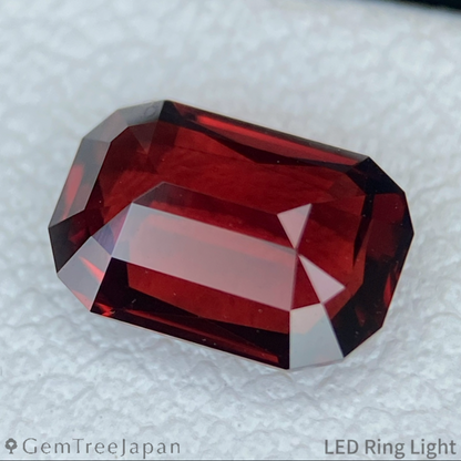 Rhodolite Garnet 1.37ct / Vietnam